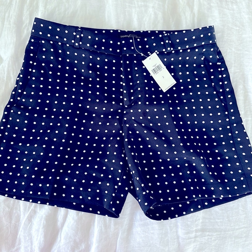 Banana Republic 5” inseam polka dot navy shorts Size 2